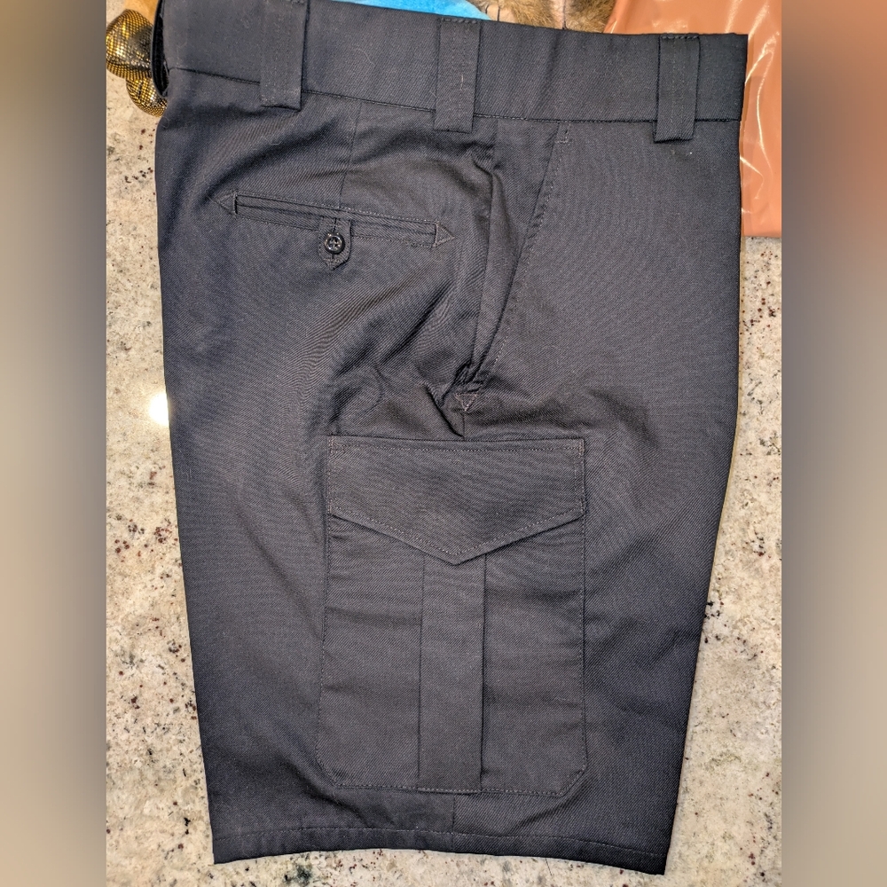 Blauer StreetGear 8840 Tactical Cargo Shorts Dark Navy 36 NWT Uniform